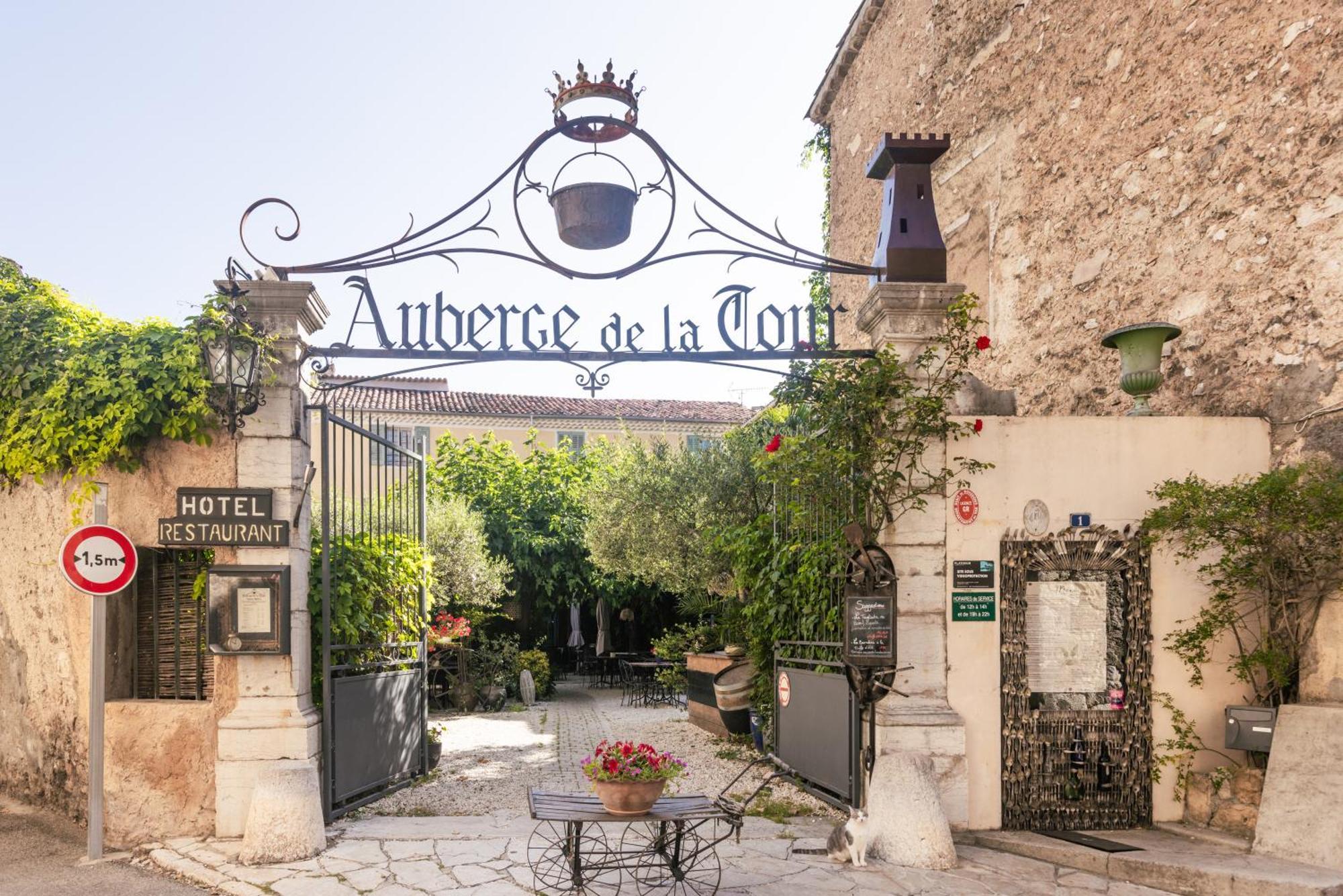 Auberge De La Tour Aups Exterior photo